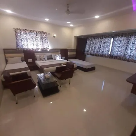 Hotel Golden Palms